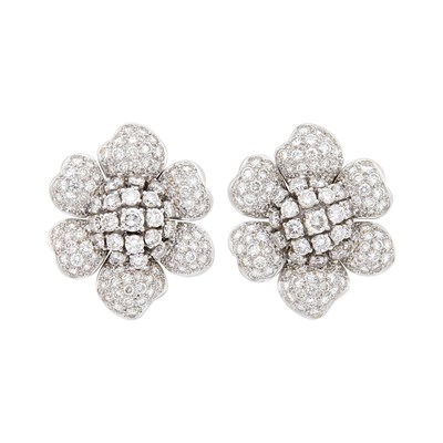 Lot 60 - Giovane Pair of White Gold and Diamond Flower Earclips