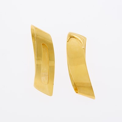 Lot 1035 - Pair of Gold Barrettes