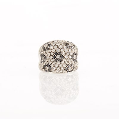 Lot 1087 - White Gold, Black Diamond and Diamond Ring