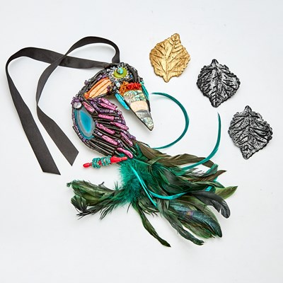 Lot 1002 - Toucan Costume Pendant