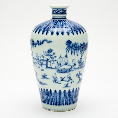 Lot 258 - A Chinese Blue and White Porcelain 'Meiping' Vase