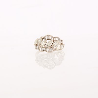 Lot 1239 - Platinum and Diamond Ring
