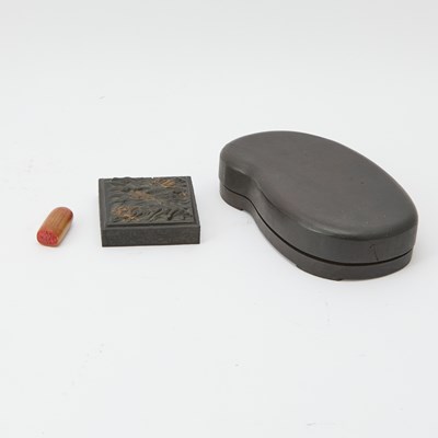 Lot 106 - A Chinese Scholarly Assortment