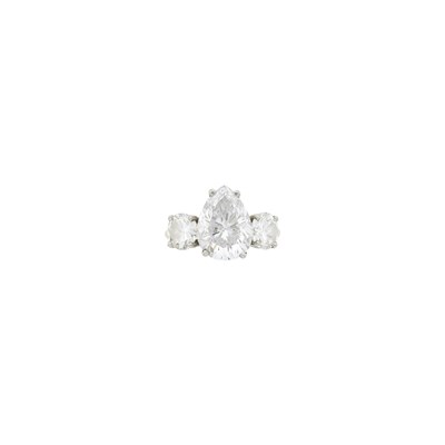 Lot 85 - Gold, Platinum and Diamond Ring