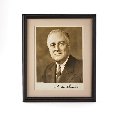 Lot 91 - A signed photograph of Franklin D. Roosevelt