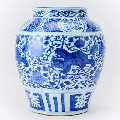 Lot 266 - A Chinese Ming Style Blue and White Porcelain Jar