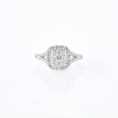 Lot 175 - White Gold and Diamond Ring