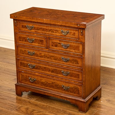 Lot 148 - George II Style Walnut Bachelor's Chest of Drawers