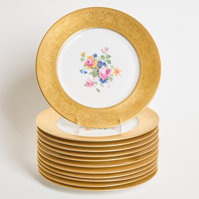 Lot 152 - Twelve Henrich Gold Rim Floral Porcelain Service Plates