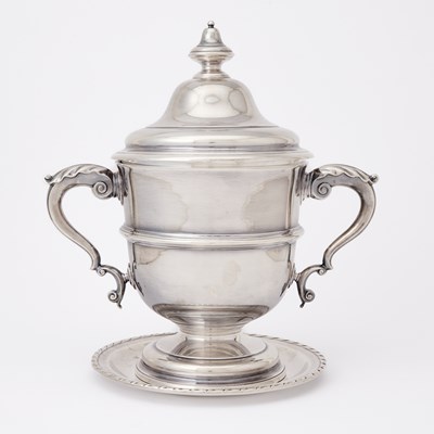 Lot 104 - George V Sterling Silver Covered Two-Handled Cup
