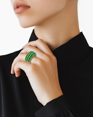 Lot 63 - Two-Color Gold, Emerald and Diamond Bombé Ring