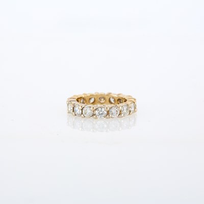 Lot 1102 - White Gold and Diamond Band Ring
