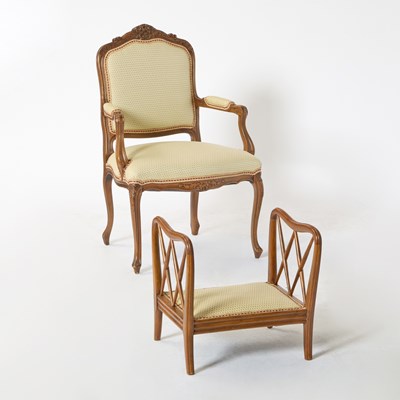 Lot 267 - Louis XV Style Stained Wood Upholstered Fauteuil
