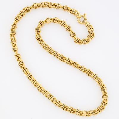 Lot 1038 - Long Tricolor Gold Link Necklace