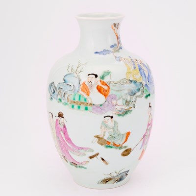 Lot 236 - A Chinese Famille Rose Porcelain Vase