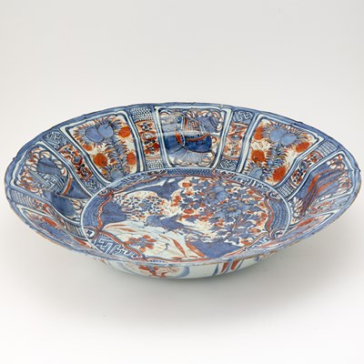 Lot 197 - A Large and Unusual Chinese Kraak Charger