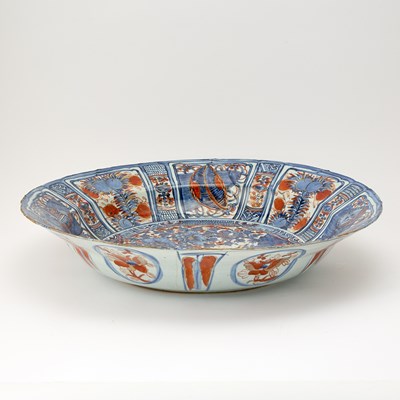 Lot 197 - A Large and Unusual Chinese Kraak Charger