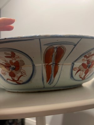 Lot 197 - A Large and Unusual Chinese Kraak Charger