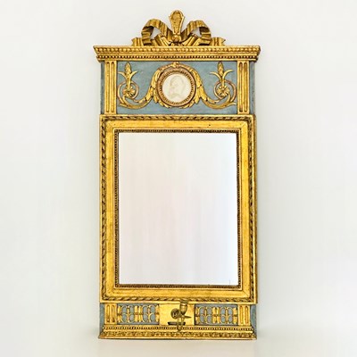Lot 1164 - Gustavian Polychrome and Parcel-Gilt Decorated Girandole Mirror