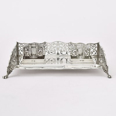 Lot 209 - Edward VII Sterling Silver Inkstand