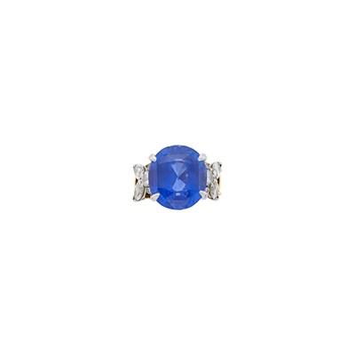 Lot 33 - Platinum, Gold, Sapphire and Diamond Ring