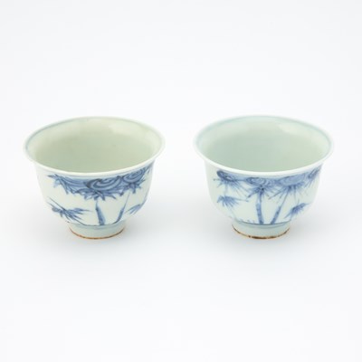 Lot 637 - A Pair of Chinese Blue and White Porcelain Cups