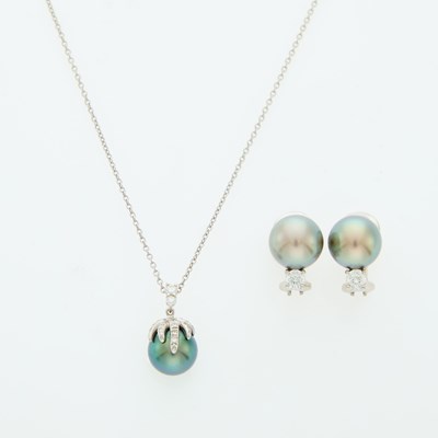 Lot 172 - Tiffany & Co. Platinum, Tahitian Gray Cultured Pearl and Diamond Pendant-Necklace and Pair of Earrings