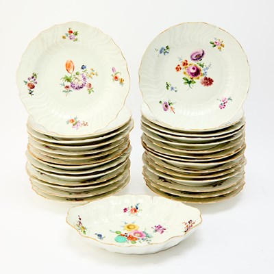 Lot 242 - Twenty-Five Meissen Porcelain Punktzeit Plates
