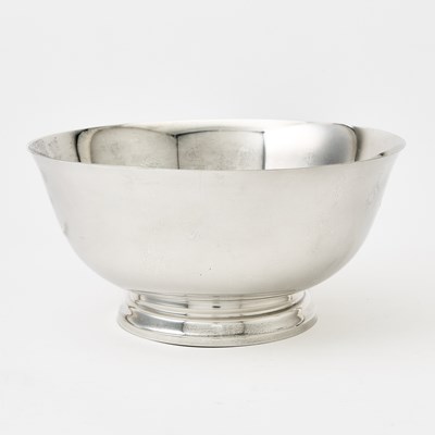 Lot 708 - Lunt Silversmiths Sterling Silver Revere-Form Bowl