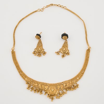 Lot 58 - Gold Necklace and Two Earrings, 22K 19 dwt.