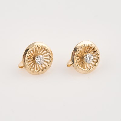 Lot 98 - Two Diamond Earrings, 2 diamonds about 0.40 ct., 14K 2 dwt., stone damaged
