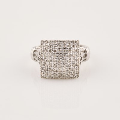 Lot 128 - Diamond Ring, 81 diamonds about 0.80 ct., 14K 4 dwt.