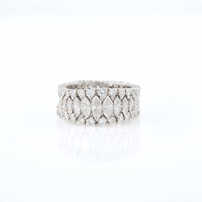 Lot 107 - Platinum and Diamond Band Ring