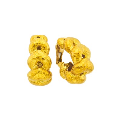 Lot 3 - David Webb Pair of Hammered Gold Hoop Earclips