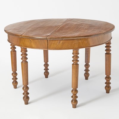 Lot 595 - Continental Walnut Extension Dining Table