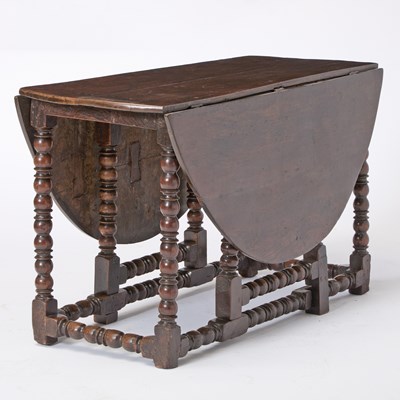 Lot 419 - William and Mary Oak Gate-Leg Table
