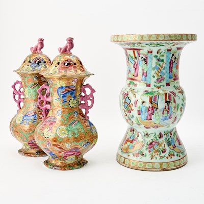 Lot 411 - Chinese Export Rose Mandarin Porcelain Vase