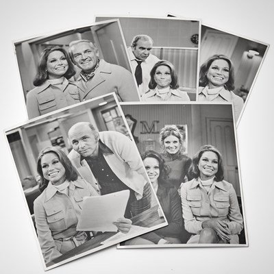 Lot 70 - The iconic screen-used wall-mounted "M" from The Mary Tyler Moore Show