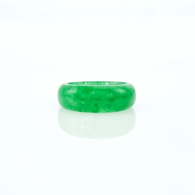 Lot 91 - Jade Band Ring