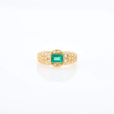 Lot 169 - Gold, Emerald and Diamond Ring