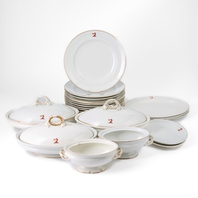 Lot 642 - Royal Worcester Porcelain 'Dragon' Pattern Part Table Service