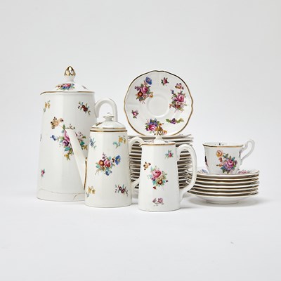Lot 91 - Extensive Spode Porcelain "Dresden Rose" Dinner Service