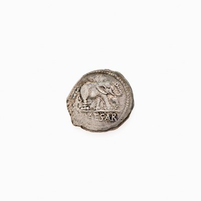 Lot 43 - Julius Caesar. c. 49-48 B.C.E. AR Denarius (3.69g, 18.5mm).