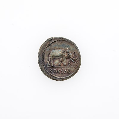 Lot 44 - Julius Caesar. c.49-48 B.C.E. AR Denarius (4.09g, 19mm).
