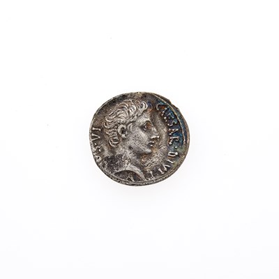 Lot 80 - Augustus. c. 28 B.C.E. AR Denarius (3.54g, 17mm).