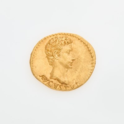 Lot 81 - Augustus. c. 27-20 B.C.E. AV Aureus (7.84g, 20mm).