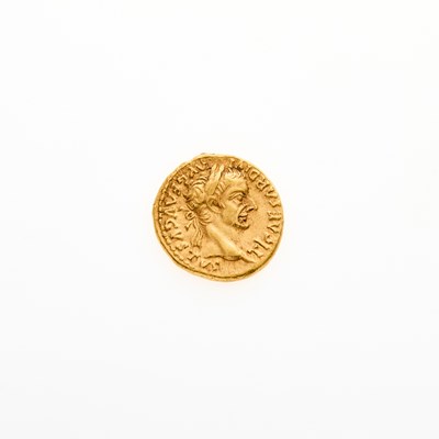 Lot 96 - Tiberius. c. 14-37 C.E. AV Aureus (7.83g, 18mm).