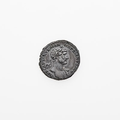 Lot 110 - Hadrian. c. 118 C.E. AR Denarius (2.98g, 18mm).