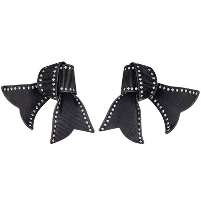 Lot 88 - JAR Paris Pair of Blackened Silver, Gold and Diamond 'Knot' Earclips