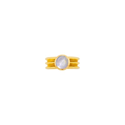 Lot 1106 - Attributed to JAR Gold and Gray Star Sapphire Band Ring
